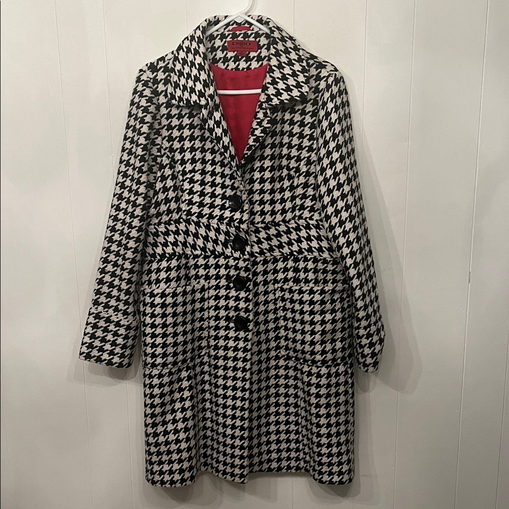 CoffeeShop Black & White Houndstooth Trench Coat